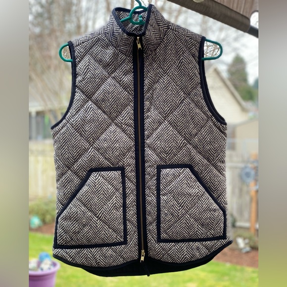 J. Crew Herringbone Quilted Vest Down & Waterfowl Fill Women’s Size XS EUC - Picture 16 of 16